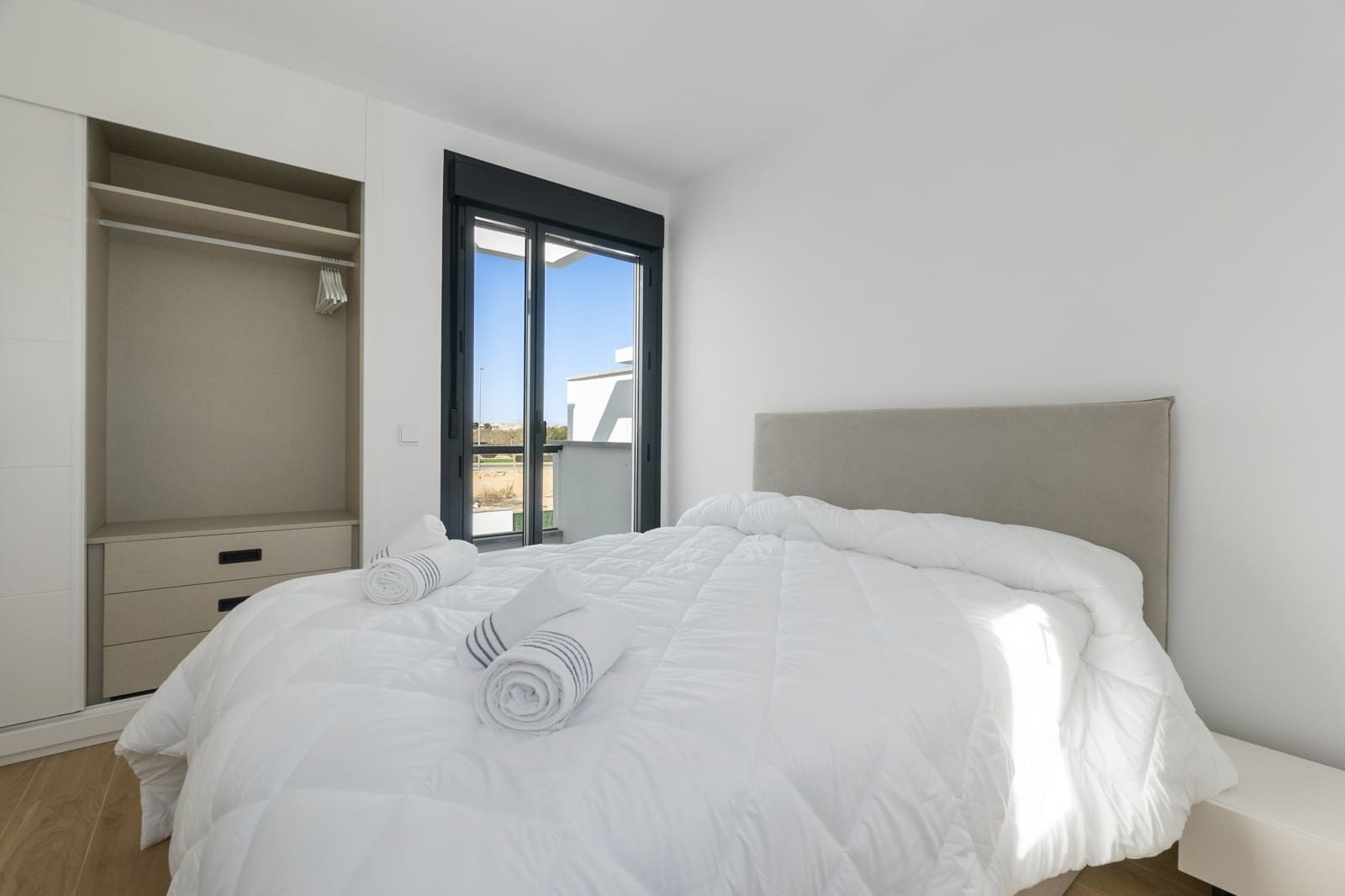 3 camera da letto Villa in vendita in Roda con piscina garage - 450.000 € (Rif: 9667081)