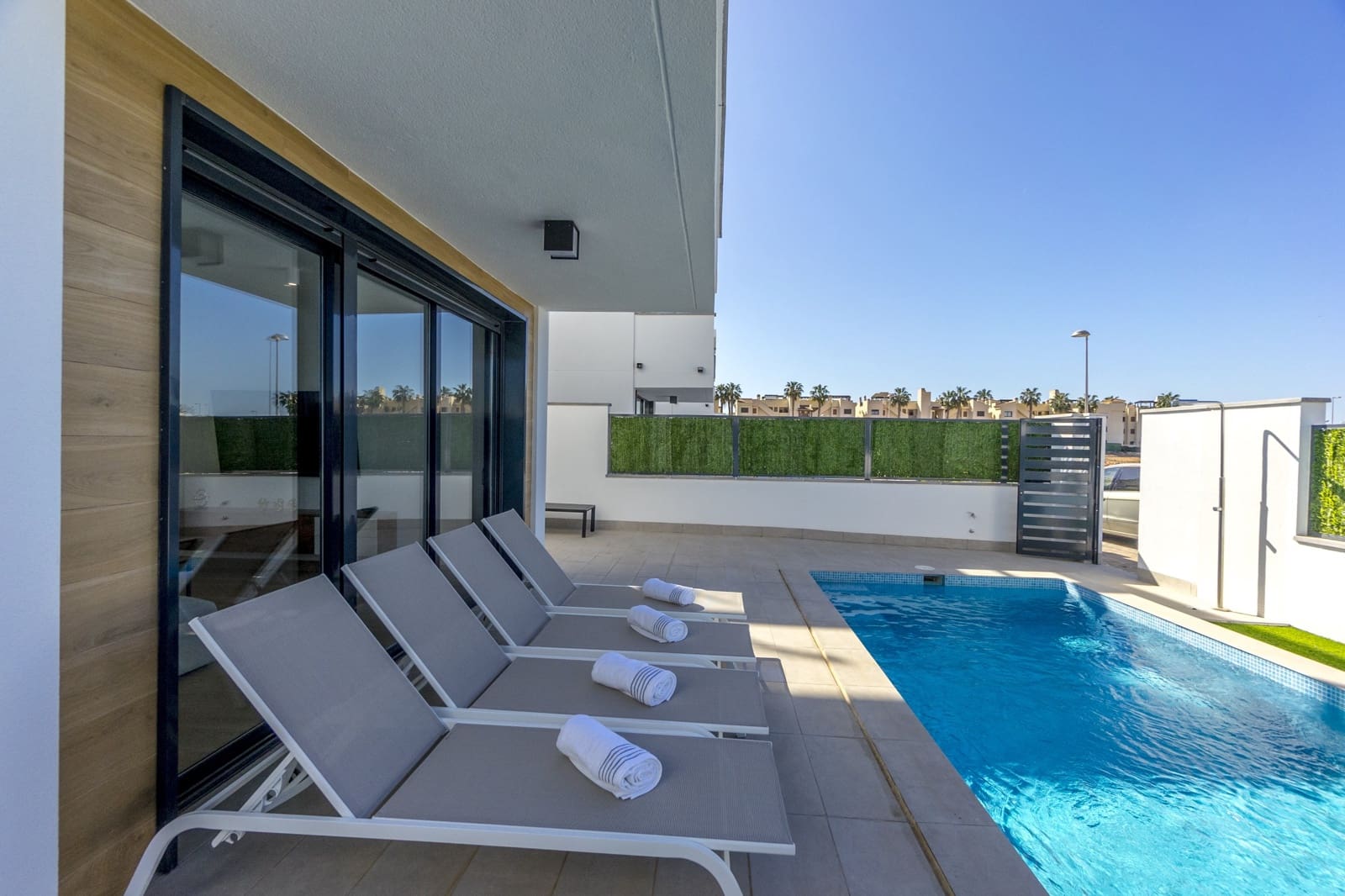 3 camera da letto Villa in vendita in Roda con piscina garage - 450.000 € (Rif: 9667081)