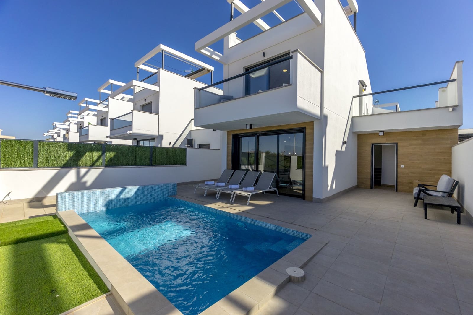 3 camera da letto Villa in vendita in Roda con piscina garage - 450.000 € (Rif: 9667081)