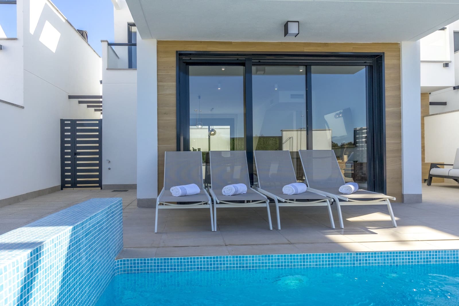 3 camera da letto Villa in vendita in Roda con piscina garage - 450.000 € (Rif: 9667081)