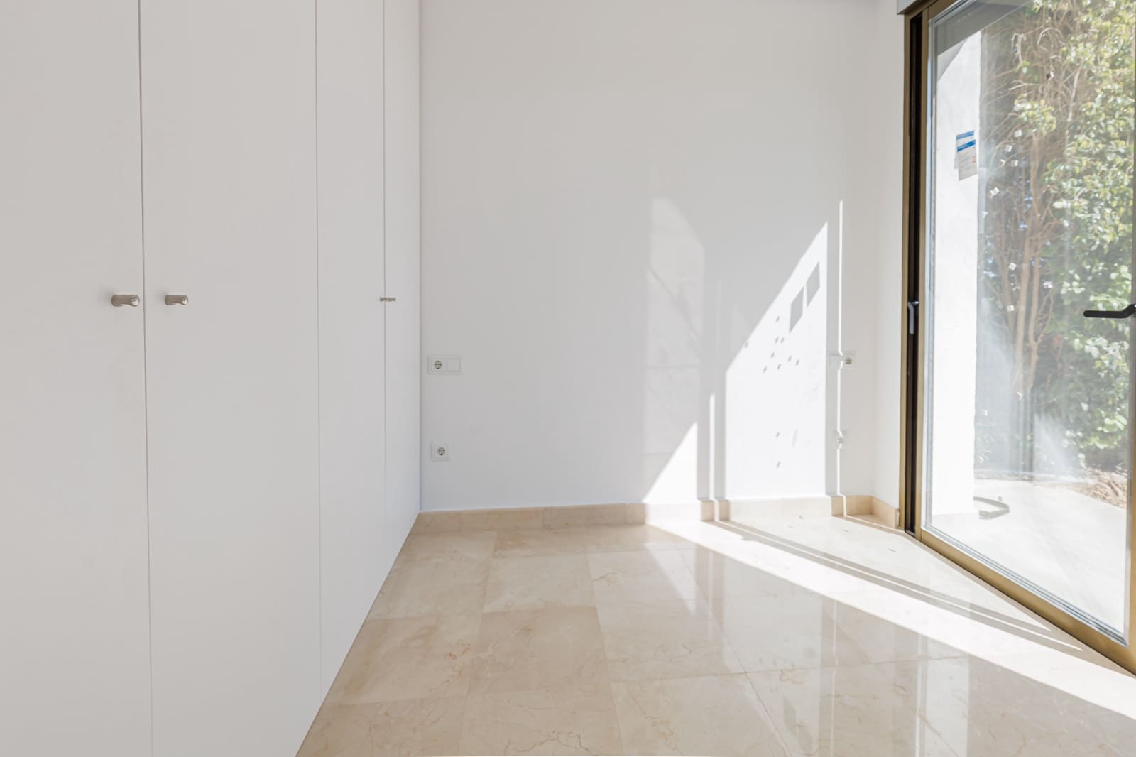 Chalet de 3 habitaciones en Roda en venta con piscina garaje - 650.000 € (Ref: 9680564)