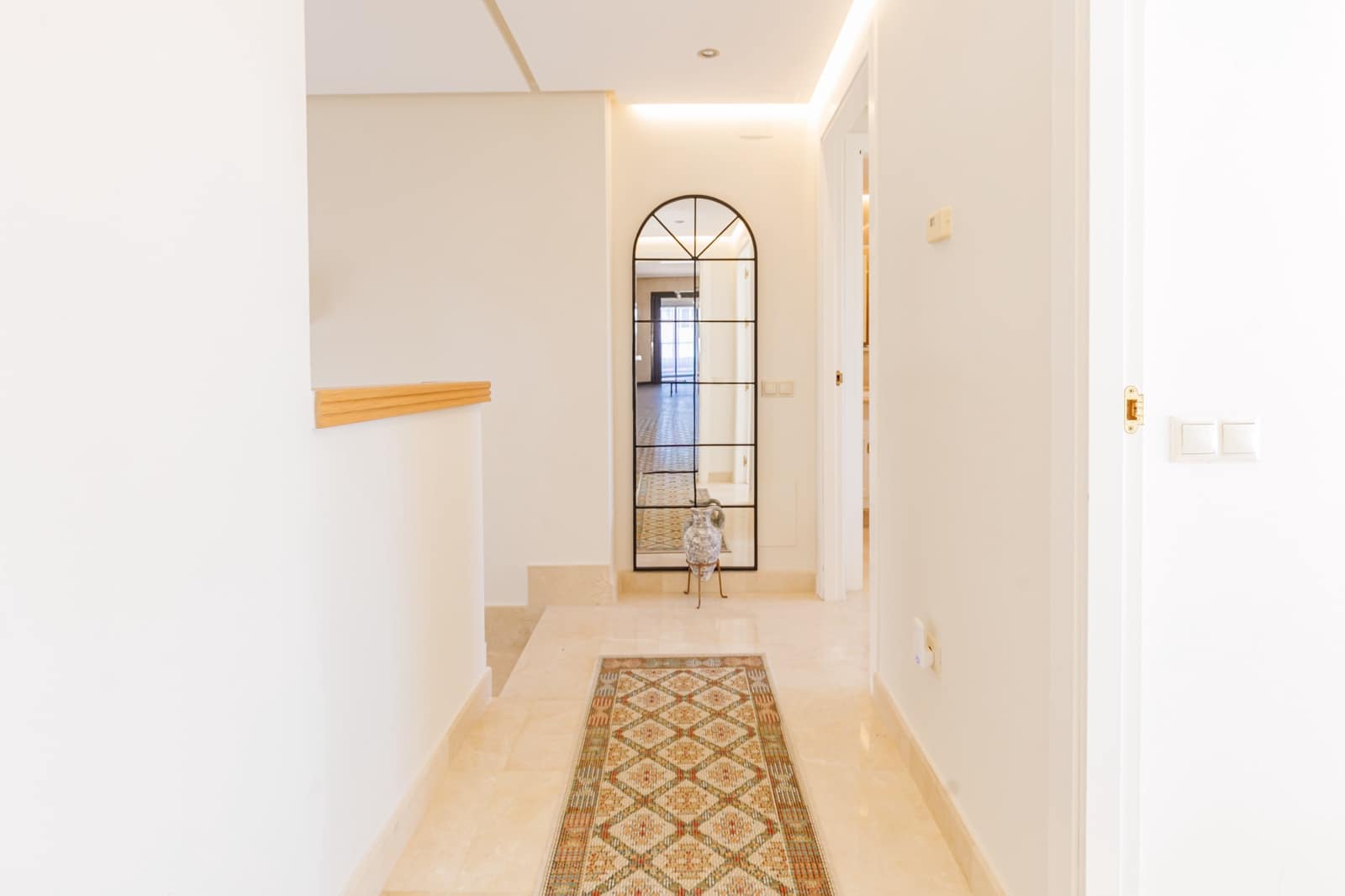 Chalet de 3 habitaciones en Roda en venta con piscina garaje - 650.000 € (Ref: 9680564)