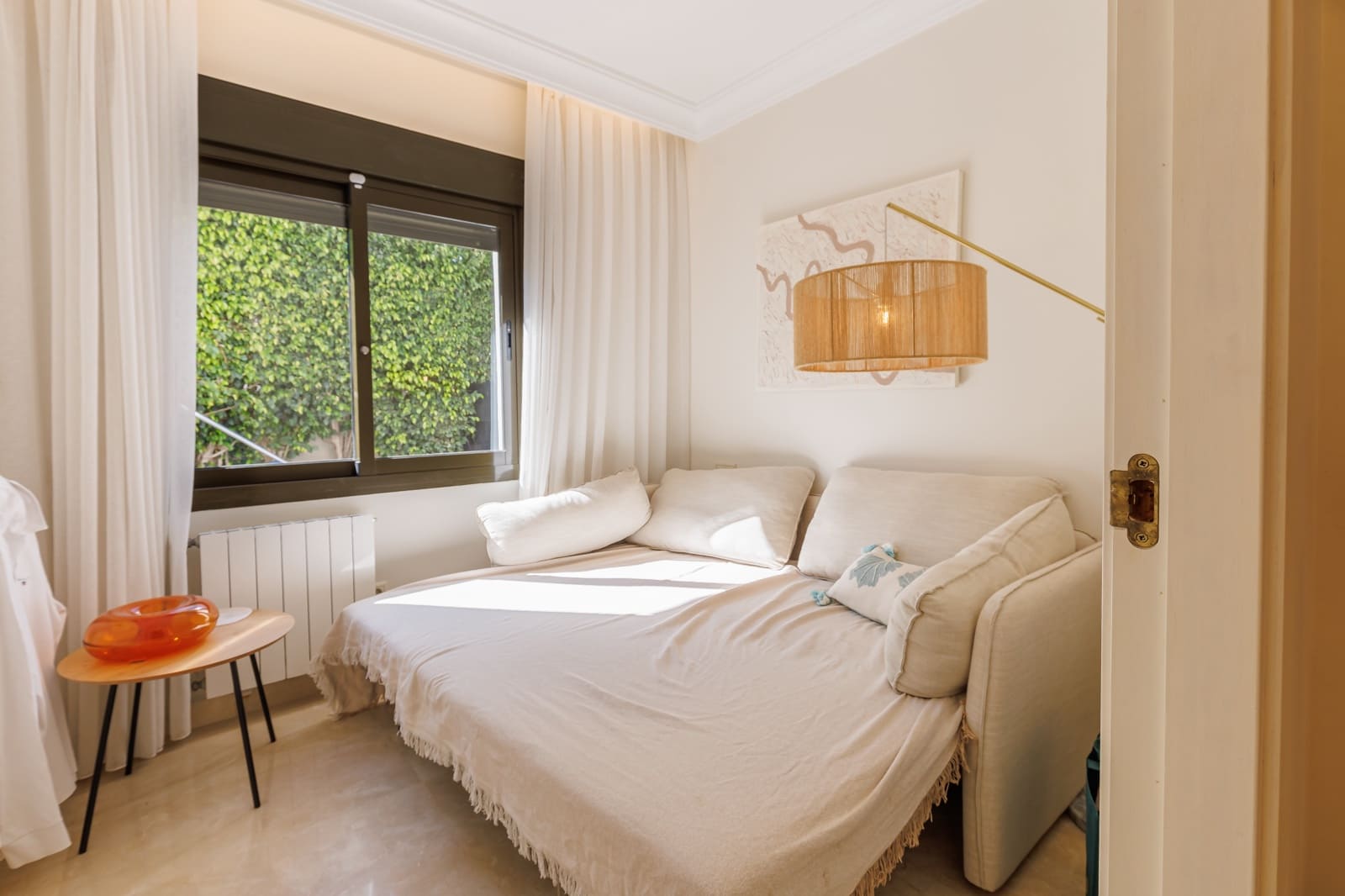 Chalet de 3 habitaciones en Roda en venta con piscina garaje - 650.000 € (Ref: 9680564)