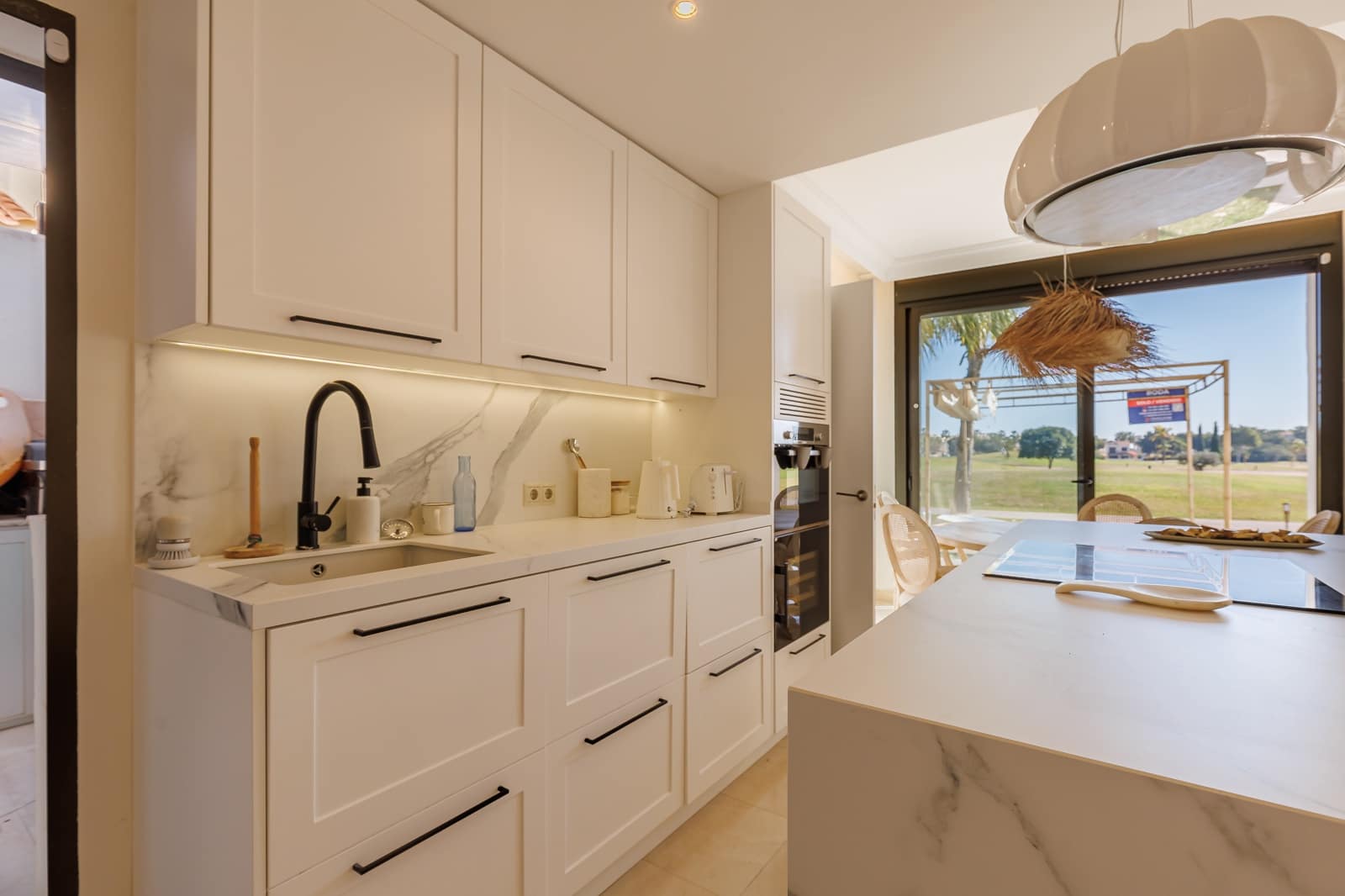 Chalet de 3 habitaciones en Roda en venta con piscina garaje - 650.000 € (Ref: 9680564)