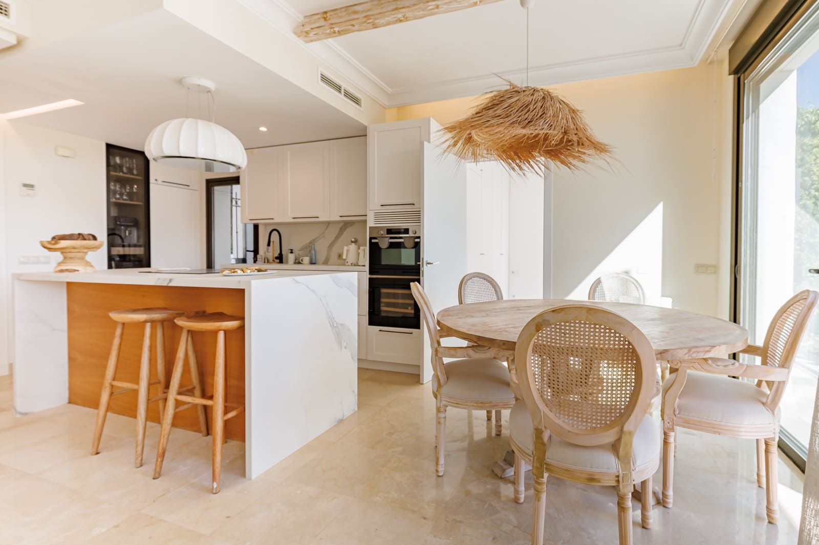 Chalet de 3 habitaciones en Roda en venta con piscina garaje - 650.000 € (Ref: 9680564)