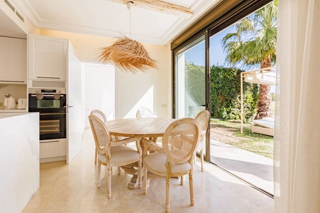 Chalet de 3 habitaciones en Roda Golf, San Javier en venta con piscina garaje - 650.000 € (Ref: 9680564)