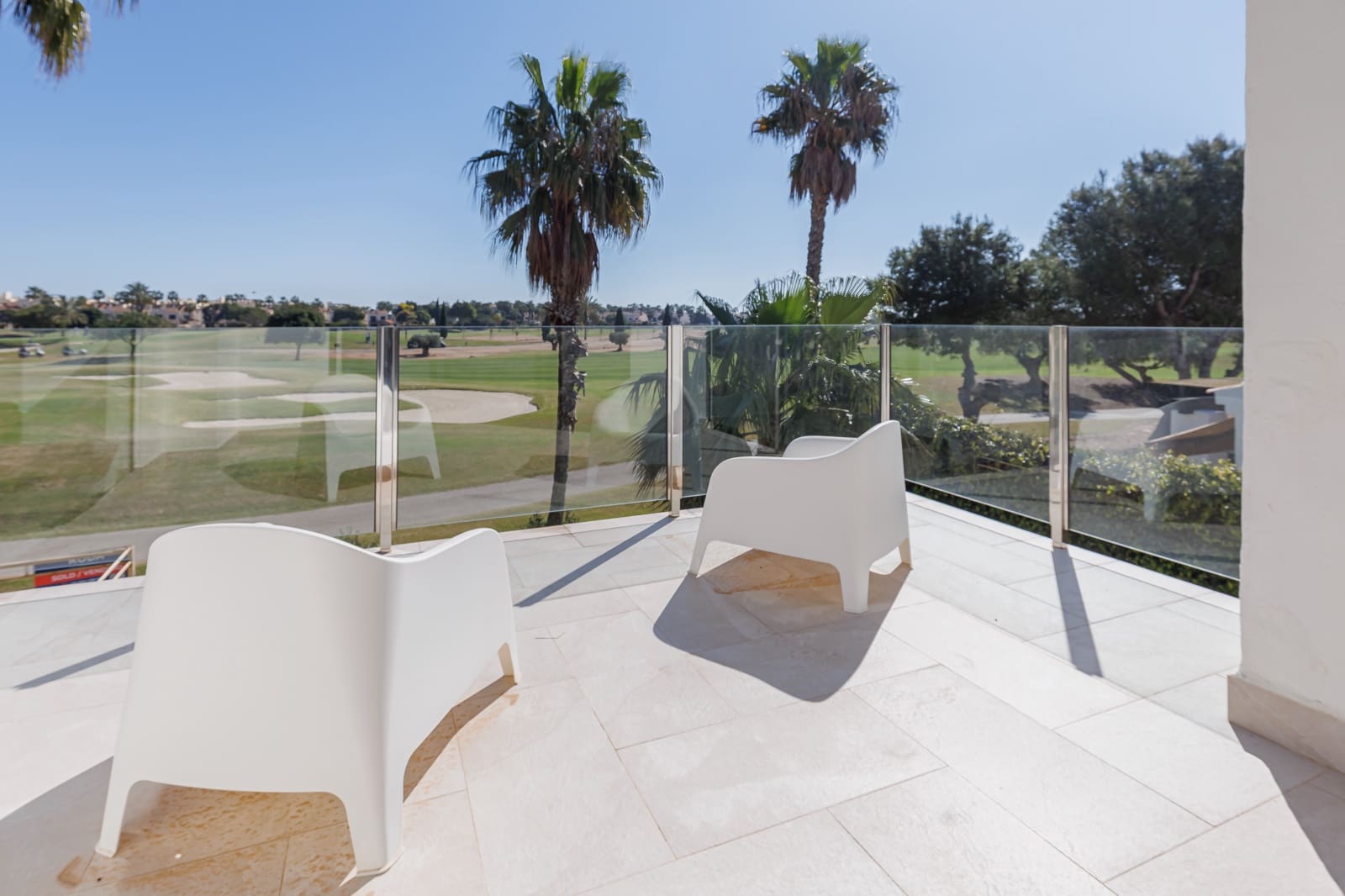 Chalet de 3 habitaciones en Roda en venta con piscina garaje - 650.000 € (Ref: 9680564)