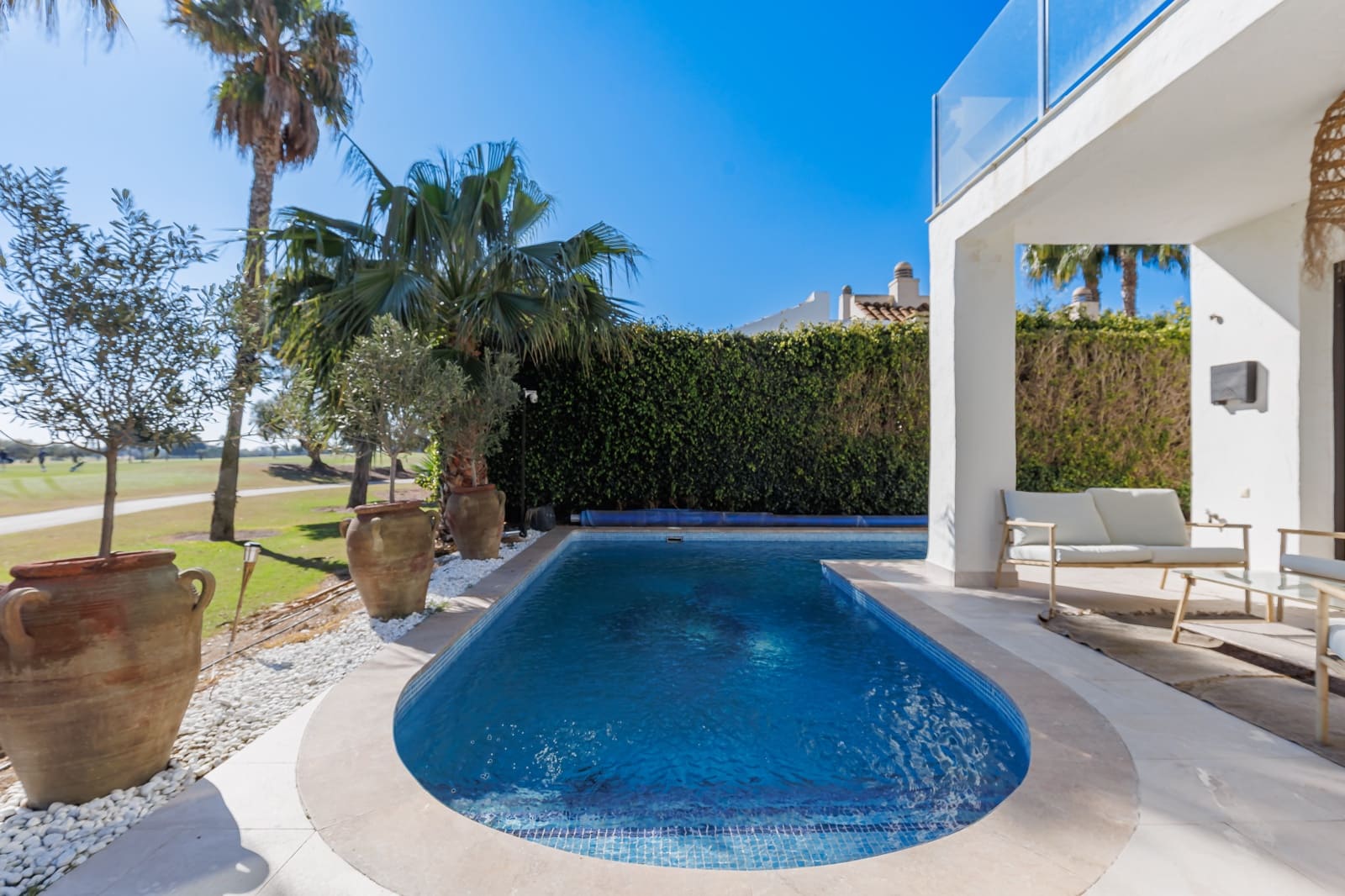 Chalet de 3 habitaciones en Roda en venta con piscina garaje - 650.000 € (Ref: 9680564)