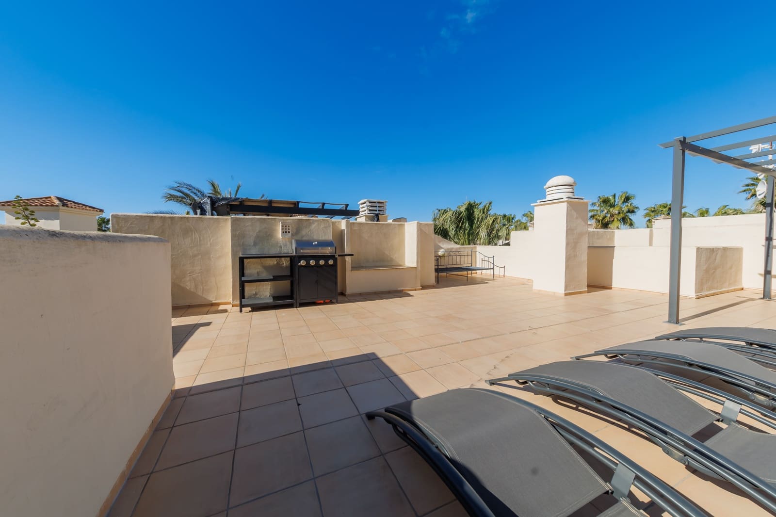 Ático de 2 habitaciones en Roda en venta con piscina garaje - 249.950 € (Ref: 9742146)