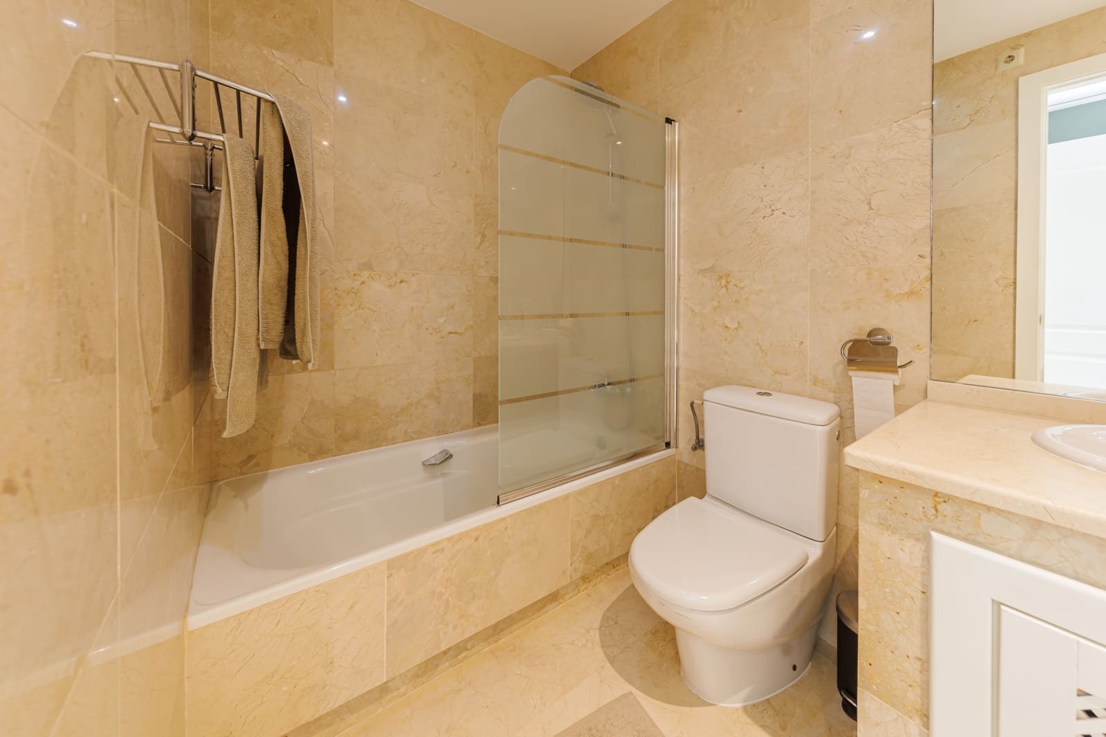 Ático de 2 habitaciones en Roda en venta con piscina garaje - 249.950 € (Ref: 9742146)