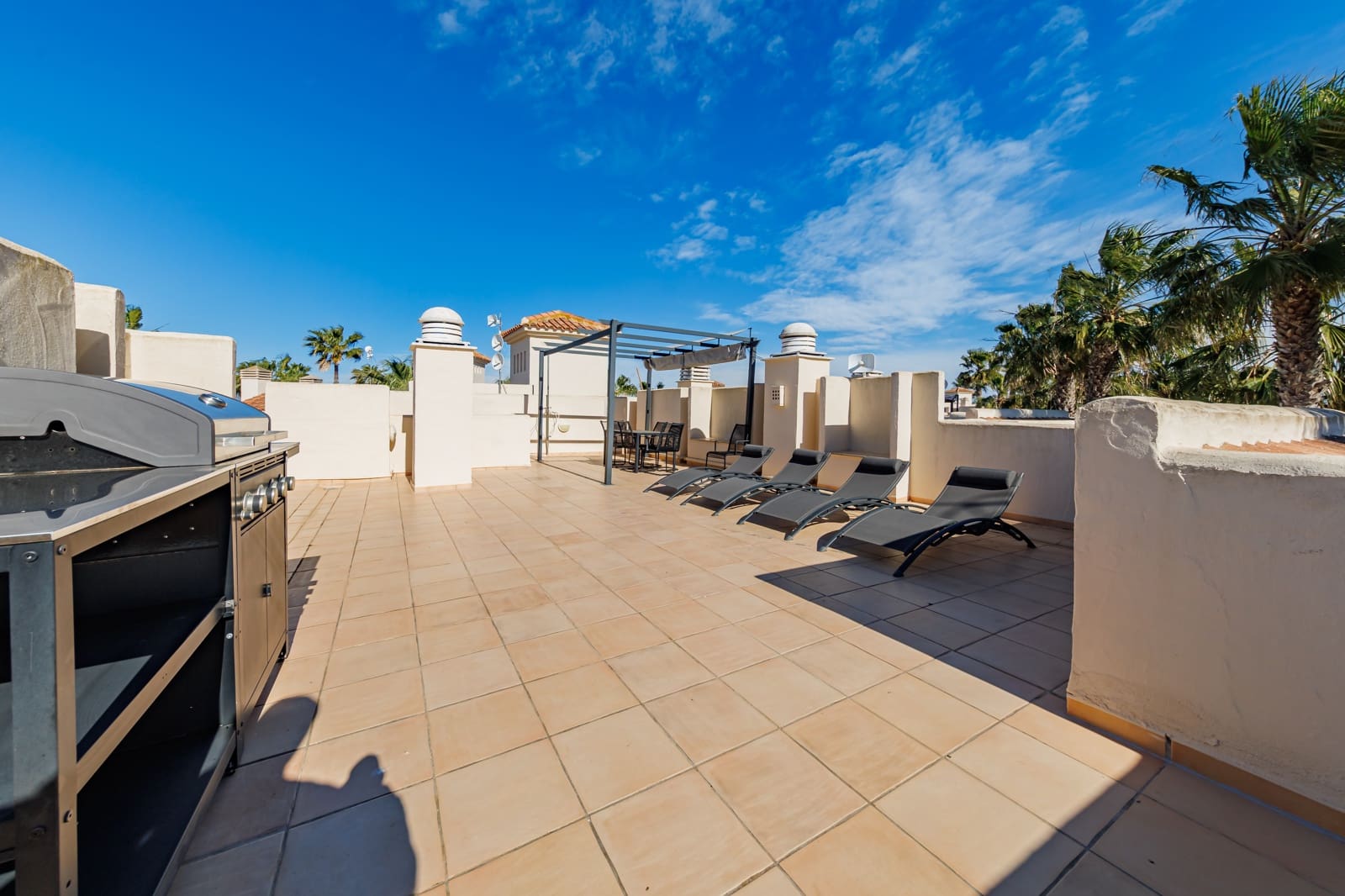 Ático de 2 habitaciones en Roda en venta con piscina garaje - 249.950 € (Ref: 9742146)