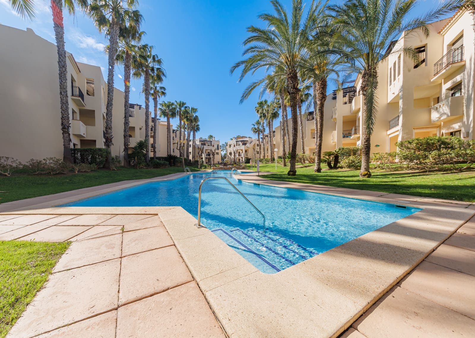 Ático de 2 habitaciones en Roda en venta con piscina garaje - 249.950 € (Ref: 9742146)