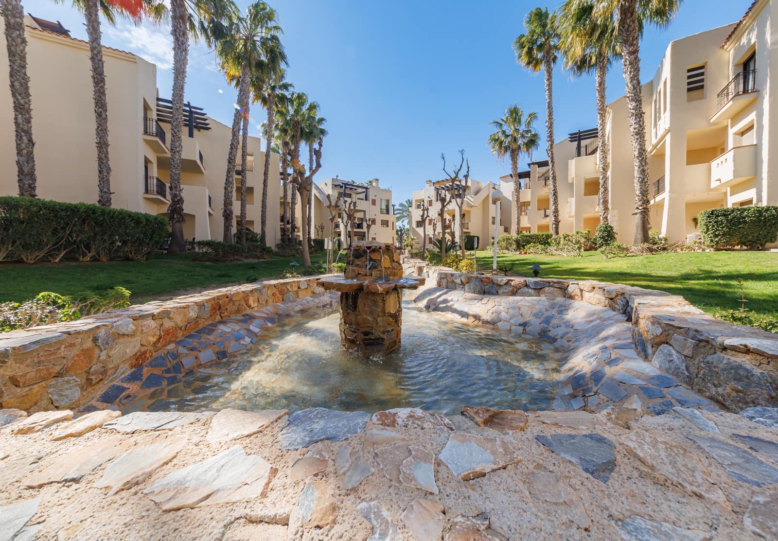 Ático de 2 habitaciones en Roda en venta con piscina garaje - 249.950 € (Ref: 9742146)