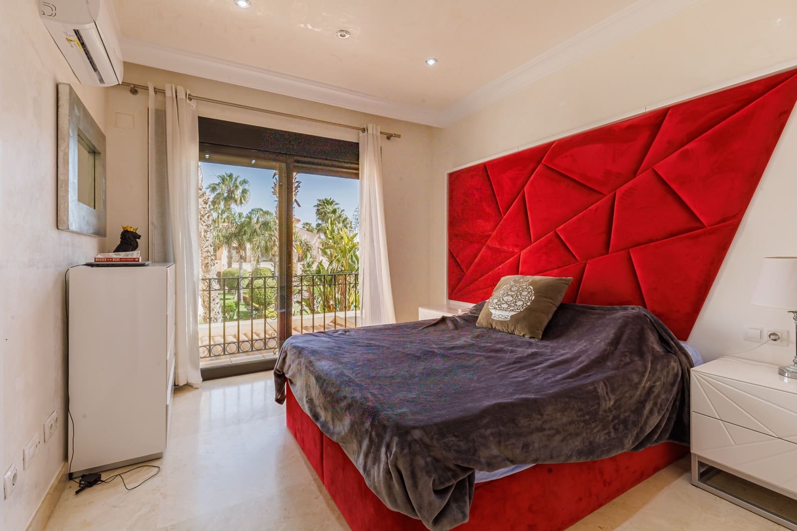 2 sovrum Hus till salu i Roda med pool garage - 235 000 € (Ref: 9800691)