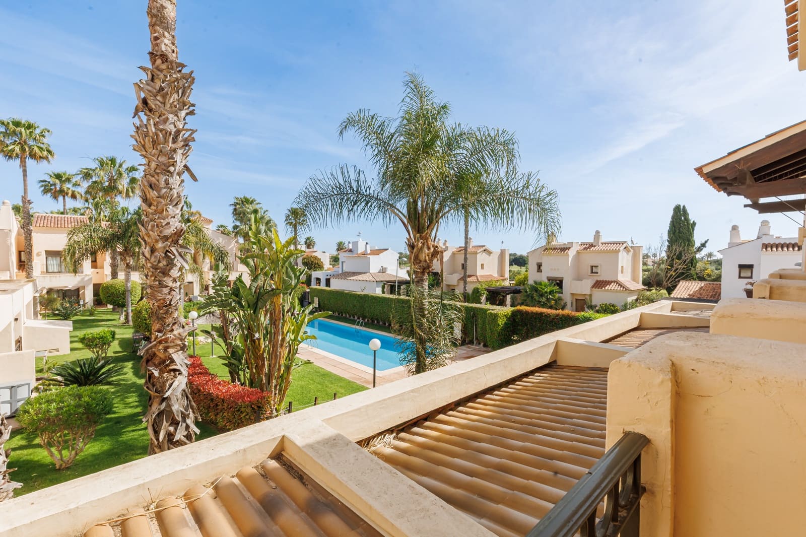 2 sovrum Hus till salu i Roda med pool garage - 235 000 € (Ref: 9800691)