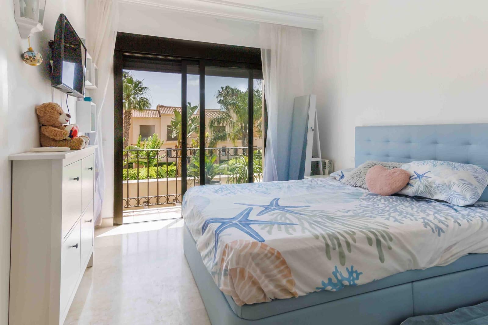 Casa de 2 habitaciones en Roda en venta con piscina garaje - 215.000 € (Ref: 9914786)