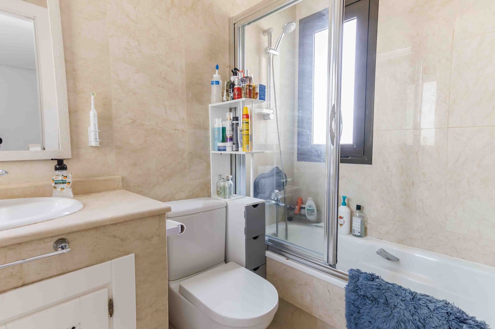 Casa de 2 habitaciones en Roda en venta con piscina garaje - 215.000 € (Ref: 9914786)