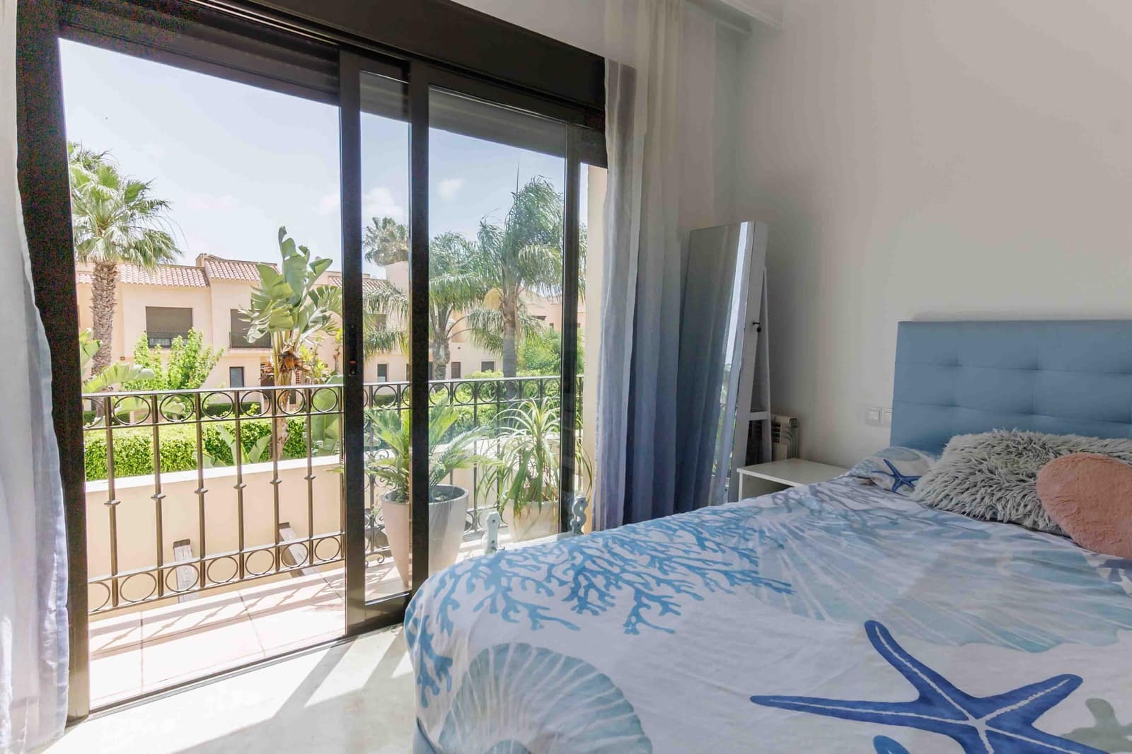 Casa de 2 habitaciones en Roda en venta con piscina garaje - 215.000 € (Ref: 9914786)