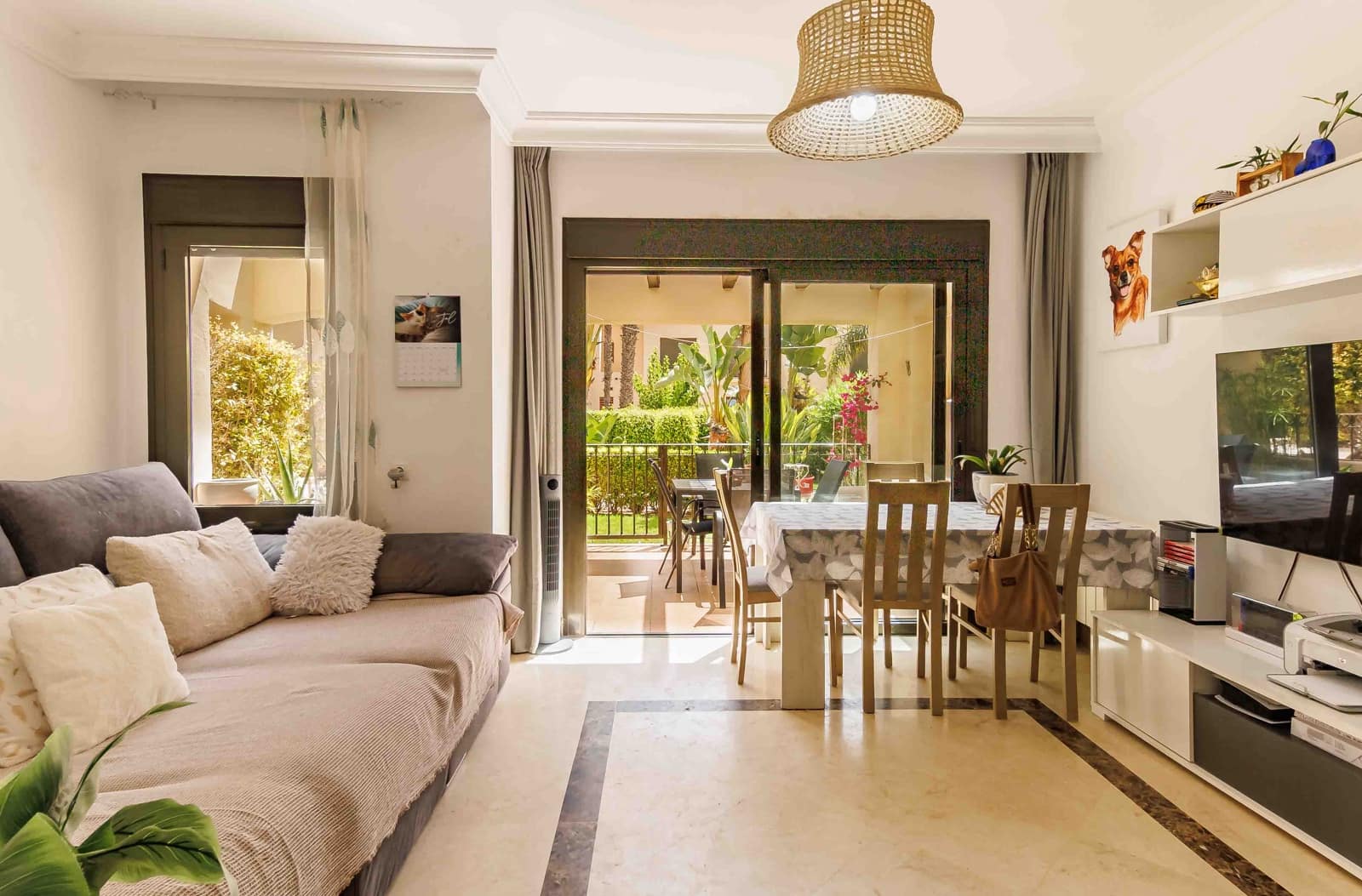 Casa de 2 habitaciones en Roda en venta con piscina garaje - 215.000 € (Ref: 9914786)