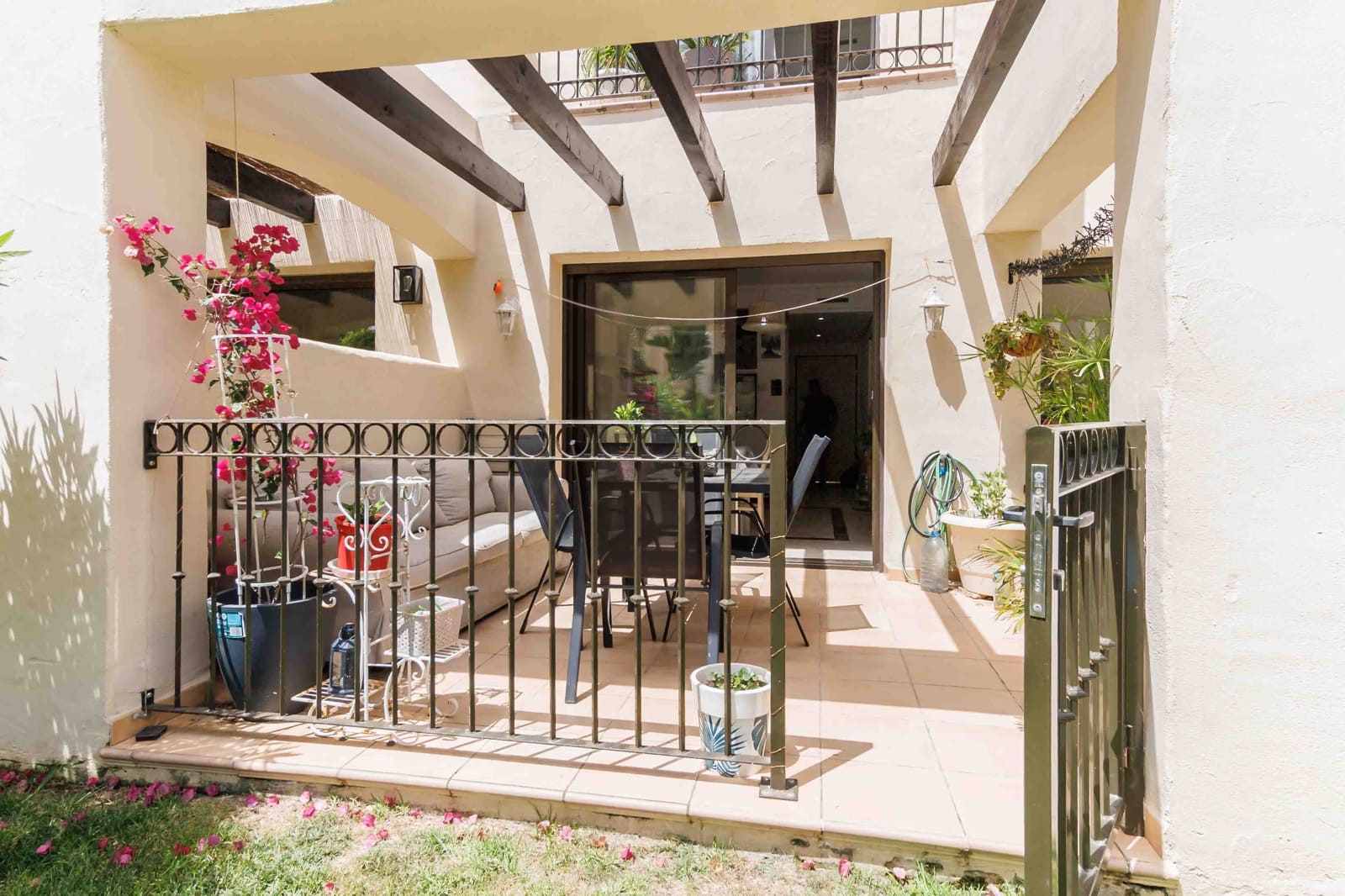 Casa de 2 habitaciones en Roda en venta con piscina garaje - 215.000 € (Ref: 9914786)