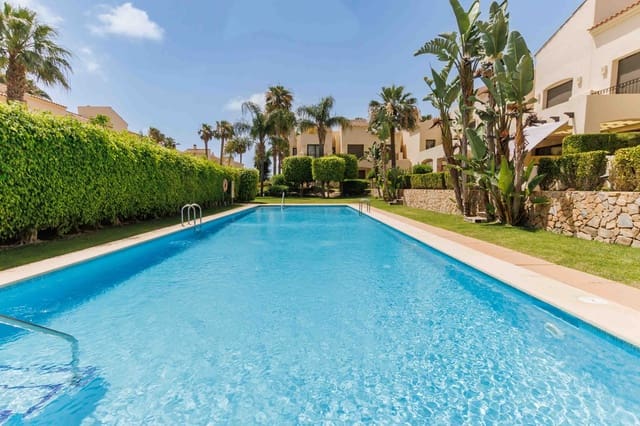 Casa de 2 habitaciones en Roda Golf, San Javier en venta con piscina garaje - 215.000 € (Ref: 9914786)