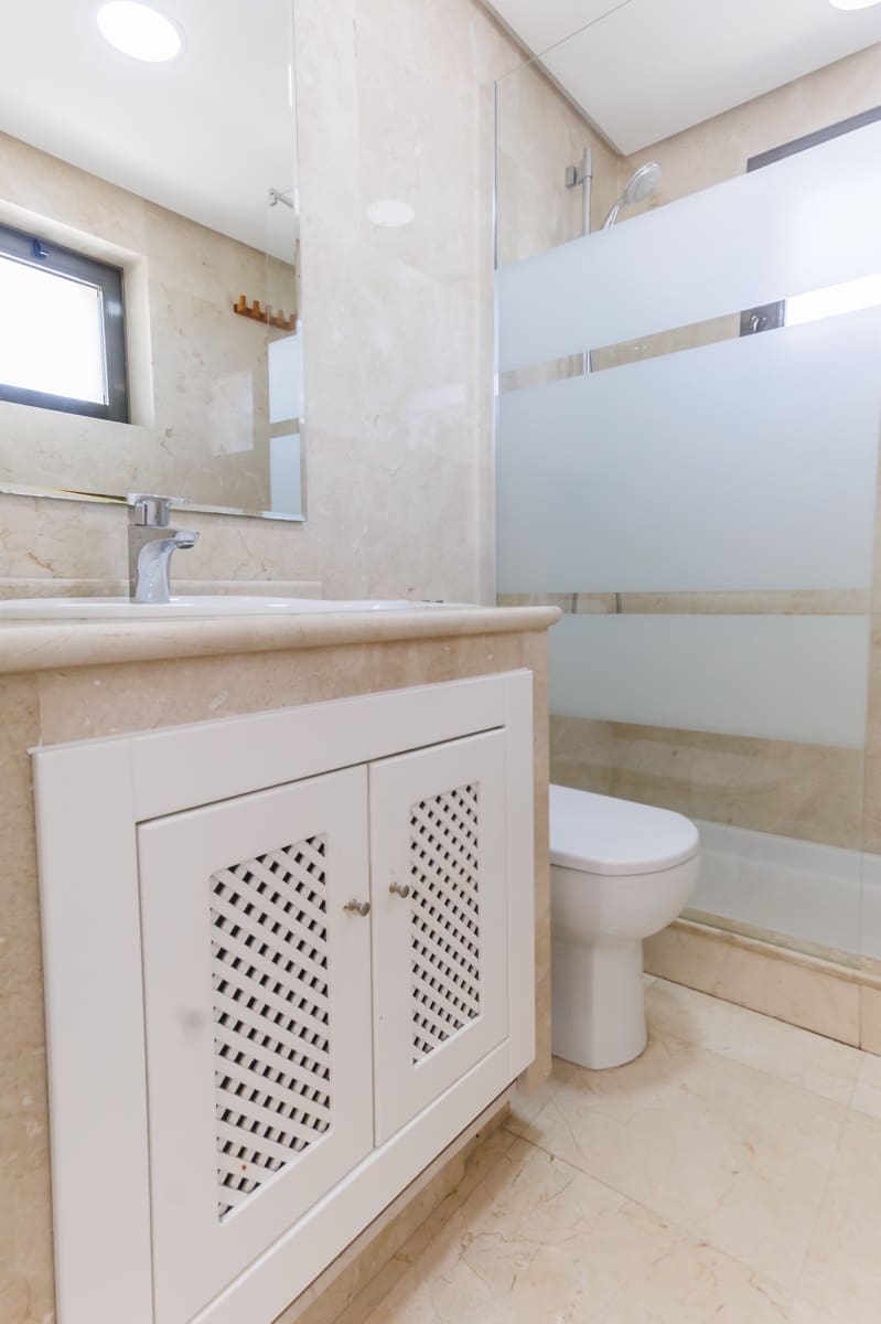 Chalet de 3 habitaciones en Roda en venta con piscina garaje - 544.950 € (Ref: 9943848)