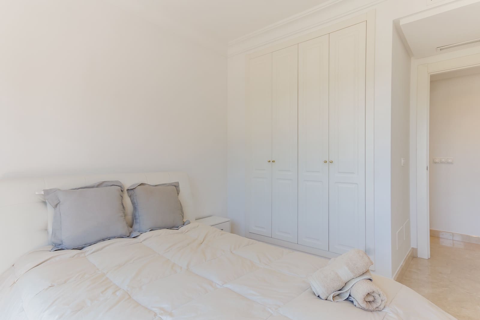 Chalet de 3 habitaciones en Roda en venta con piscina garaje - 544.950 € (Ref: 9943848)