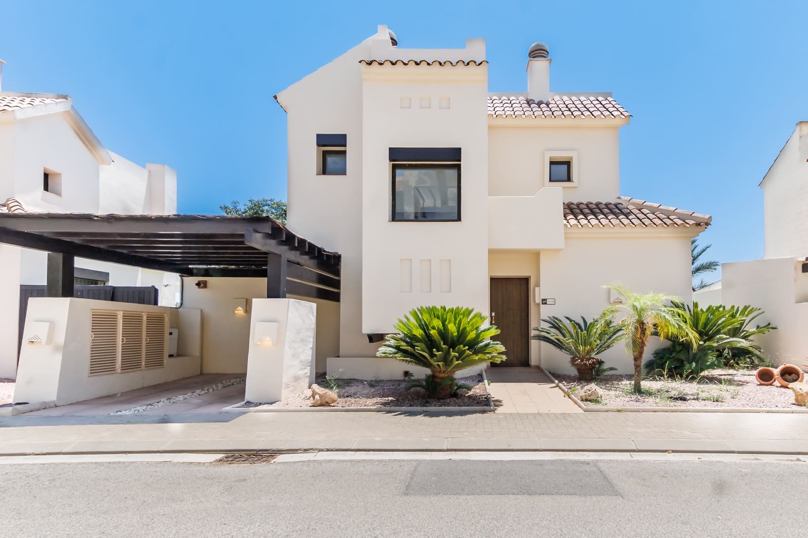 Chalet de 3 habitaciones en Roda en venta con piscina garaje - 544.950 € (Ref: 9943848)