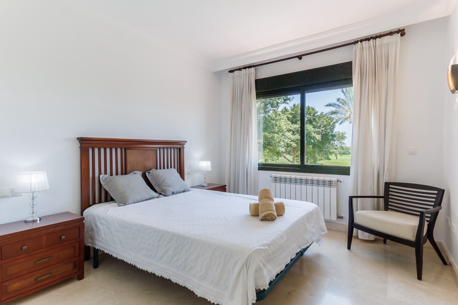Chalet de 3 habitaciones en Roda en venta con piscina garaje - 544.950 € (Ref: 9943848)