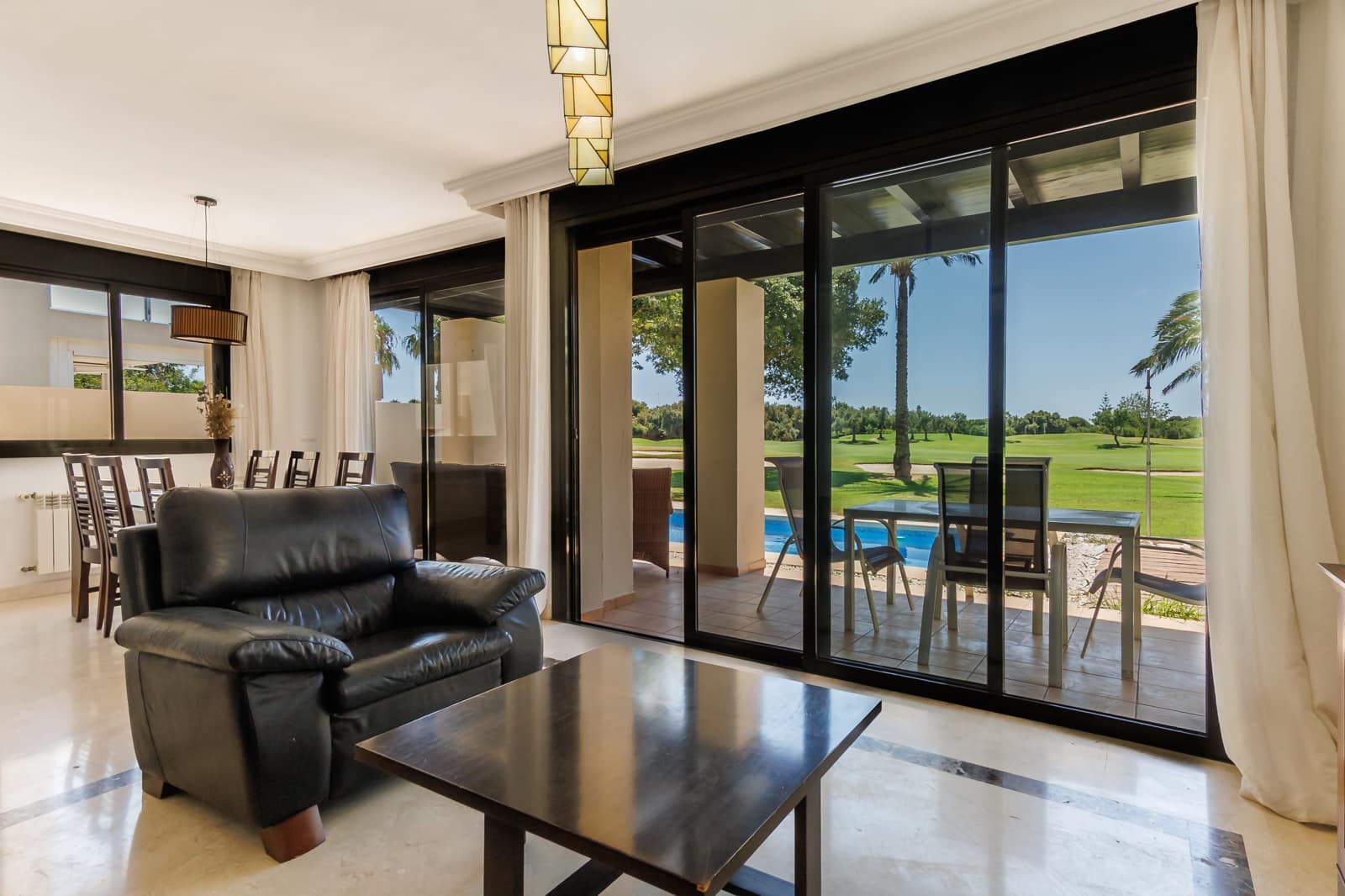 Chalet de 3 habitaciones en Roda en venta con piscina garaje - 544.950 € (Ref: 9943848)