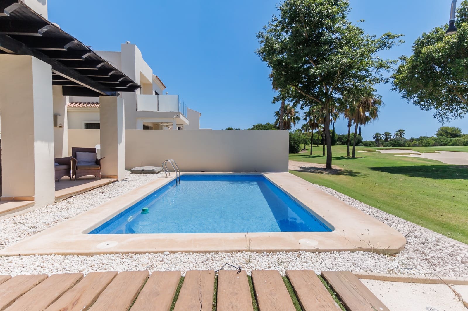 Chalet de 3 habitaciones en Roda en venta con piscina garaje - 544.950 € (Ref: 9943848)