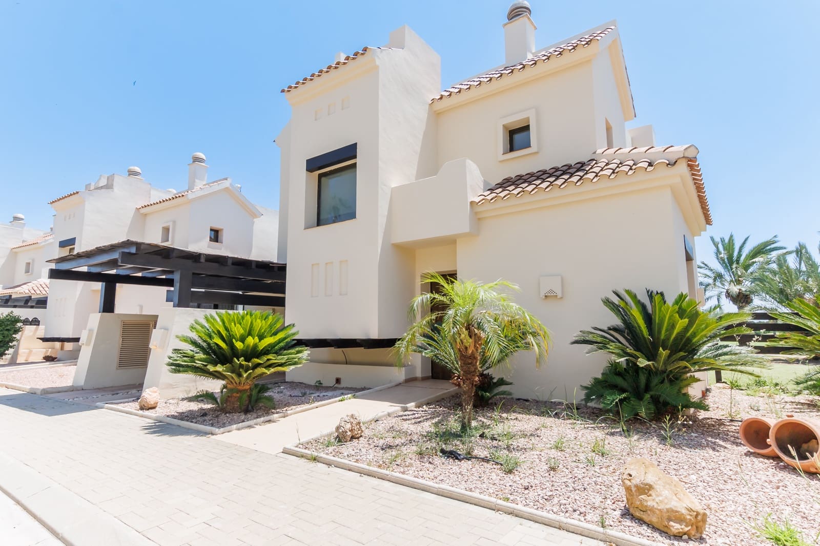 Chalet de 3 habitaciones en Roda en venta con piscina garaje - 544.950 € (Ref: 9943848)