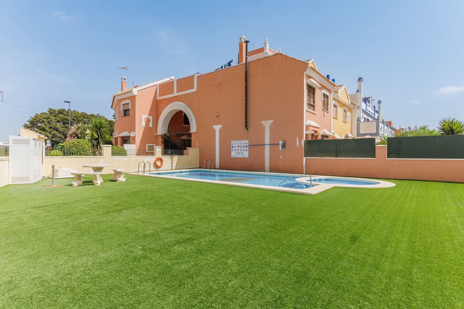 3 soveværelse Byhus til salg i Roda med swimmingpool garage - € 199.950 (Ref: 9968888)