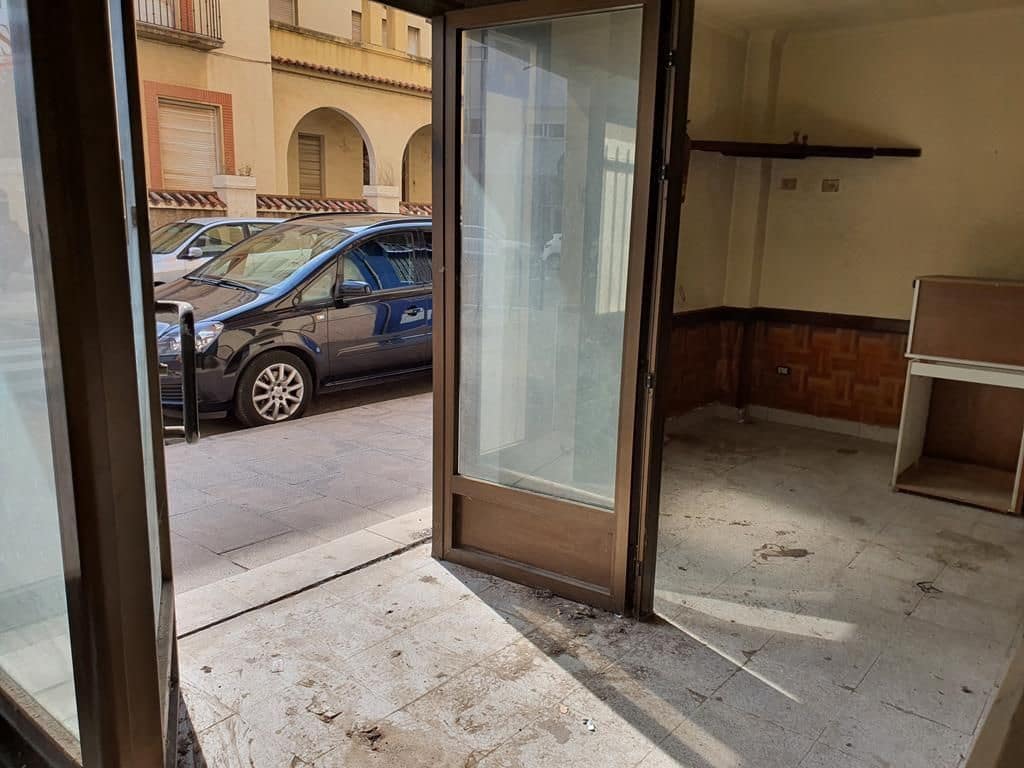 Commercial for sale in Castello de la Plana - € 89,000 (Ref: 9272924)
