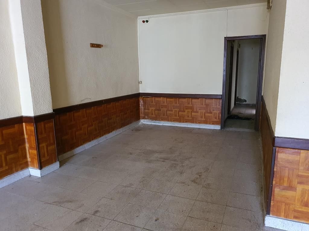Commercial for sale in Castello de la Plana - € 89,000 (Ref: 9272924)