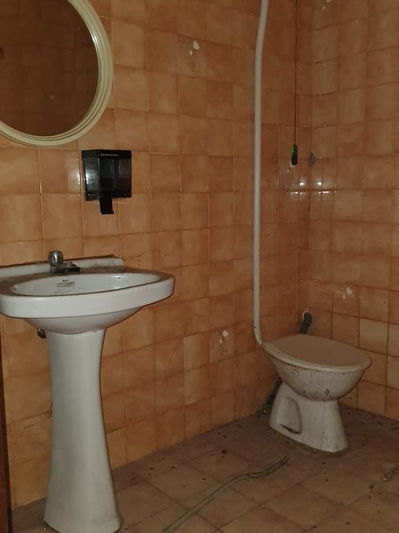 Commercial for sale in Castello de la Plana - € 89,000 (Ref: 9272924)