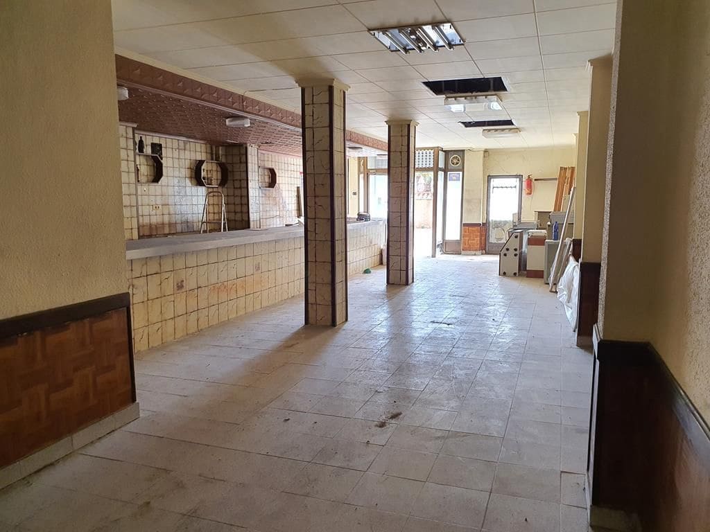 Commercial for sale in Castello de la Plana - € 89,000 (Ref: 9272924)