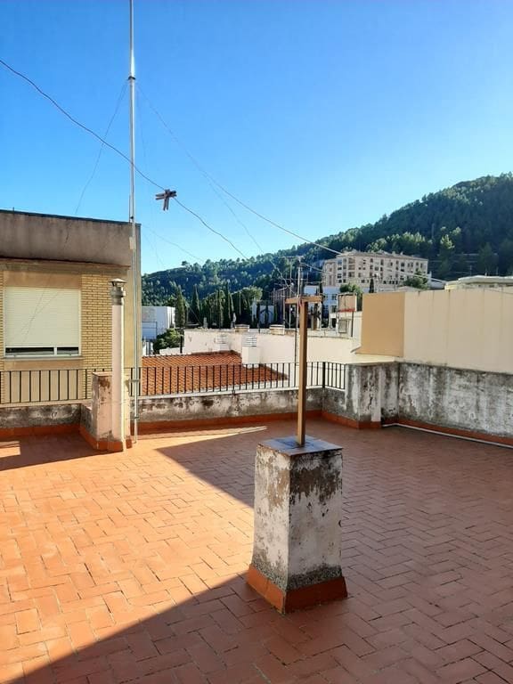 5 soveværelse Byhus til salg i Llucena  - € 300.000 (Ref: 9272935)