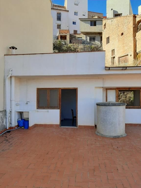 5 soveværelse Byhus til salg i Llucena  - € 300.000 (Ref: 9272935)