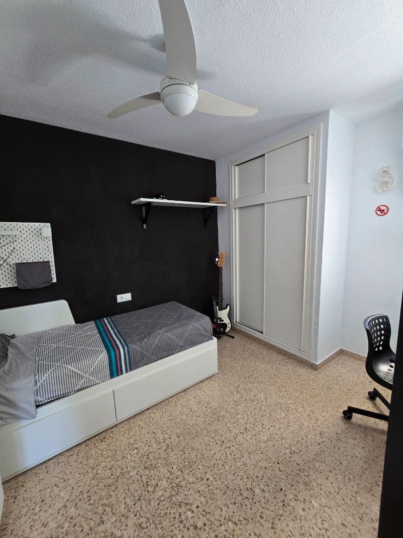 3 bedroom Beach Apartment for sale in Benicassim with pool garage - € 400,000 (Ref: 9312094)