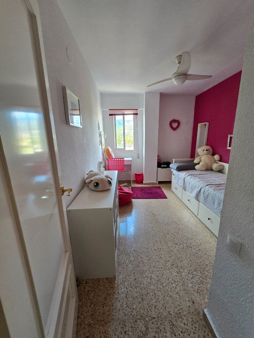 3 bedroom Beach Apartment for sale in Benicassim with pool garage - € 400,000 (Ref: 9312094)