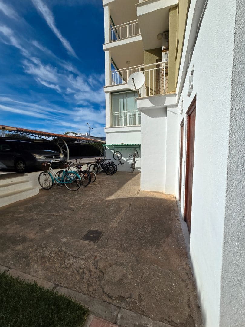 3 bedroom Beach Apartment for sale in Benicassim with pool garage - € 400,000 (Ref: 9312094)