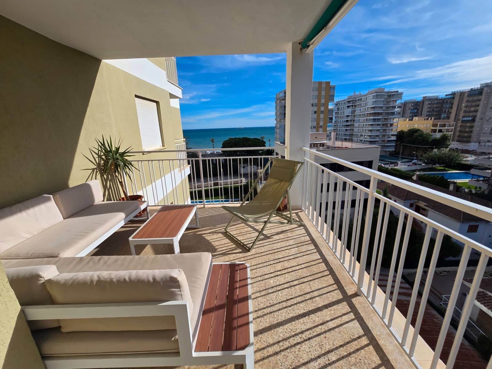 3 bedroom Beach Apartment for sale in Benicassim with pool garage - € 400,000 (Ref: 9312094)