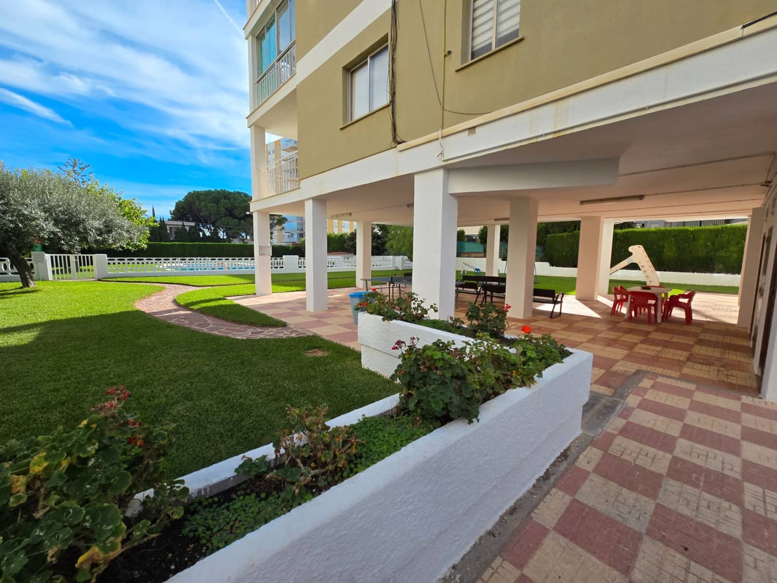 3 bedroom Beach Apartment for sale in Benicassim with pool garage - € 400,000 (Ref: 9312094)