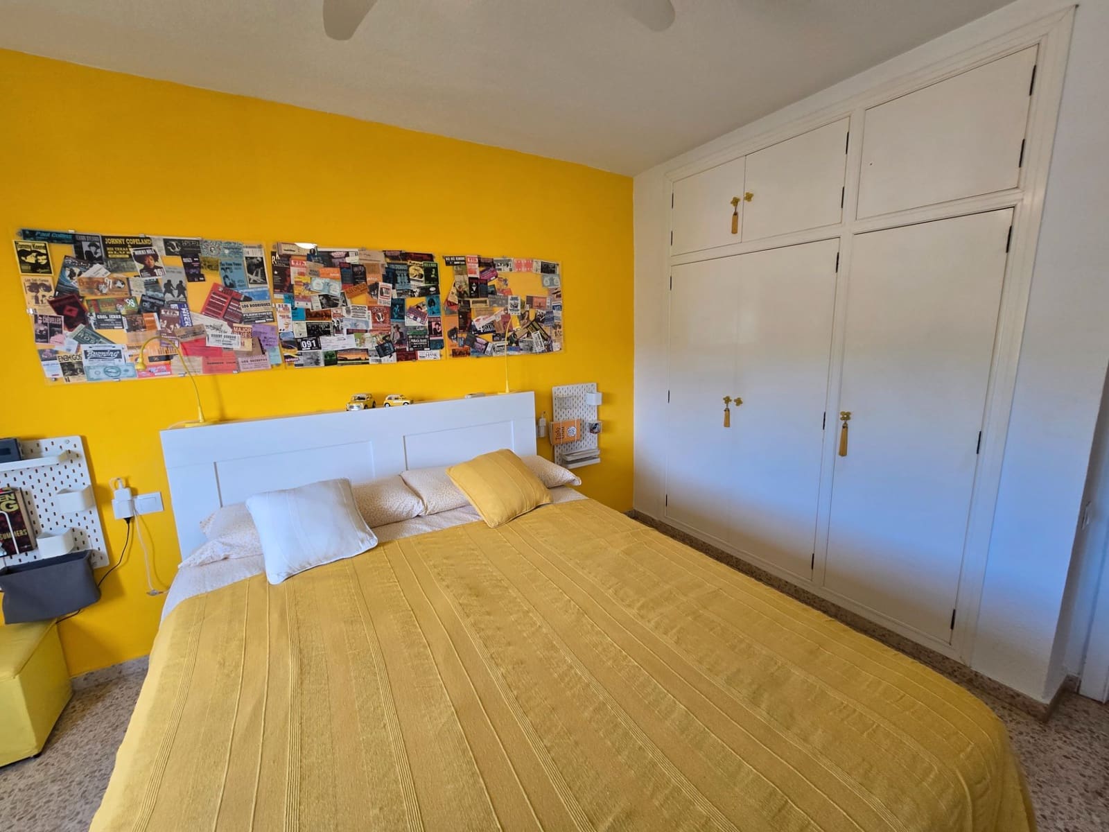 3 bedroom Beach Apartment for sale in Benicassim with pool garage - € 400,000 (Ref: 9312094)