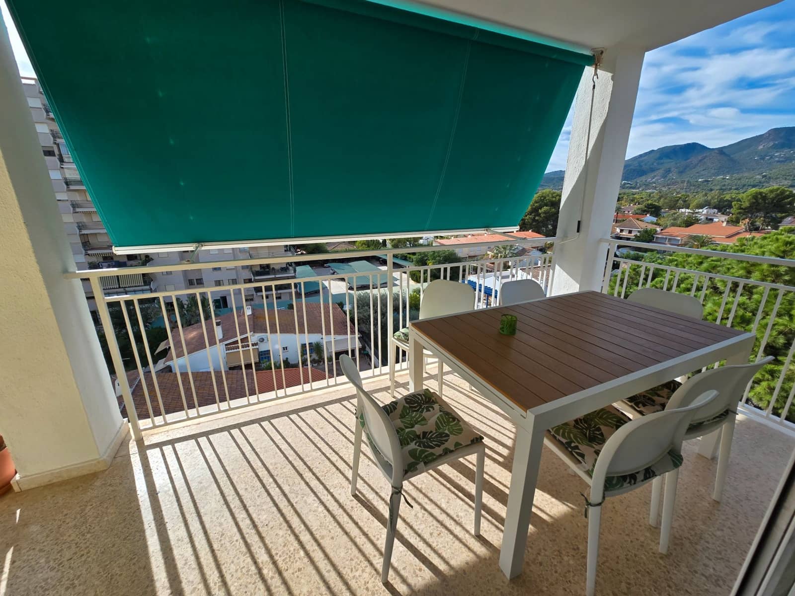 3 bedroom Beach Apartment for sale in Benicassim with pool garage - € 400,000 (Ref: 9312094)