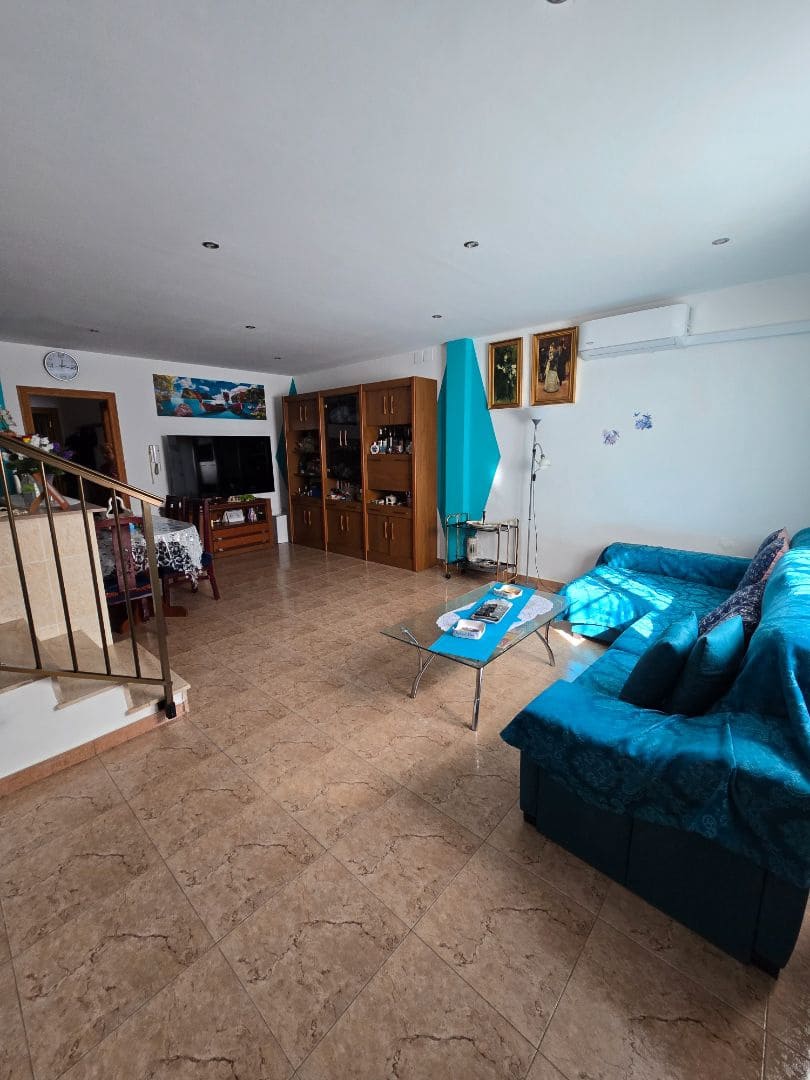 3 bedroom Townhouse for sale in Castello de la Plana - € 163,000 (Ref: 9312096)