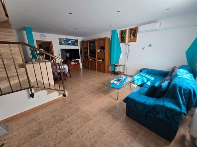 3 bedroom Townhouse for sale in Sur, Castelló de la Plana - € 163,000 (Ref: 9312096)