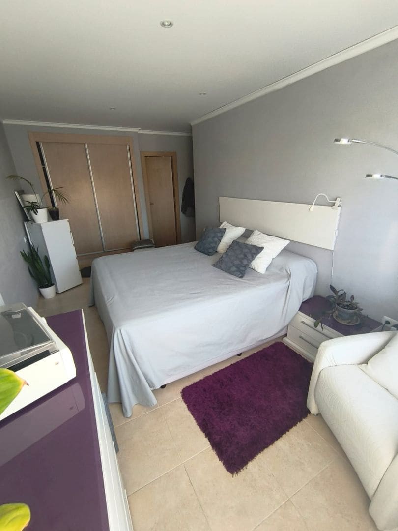 3 bedroom Flat for sale in Castello de la Plana with garage - € 220,000 (Ref: 9401943)