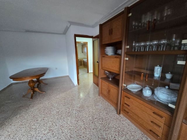 4 slaapkamer Penthouse te koop in Este, Castelló de la Plana - € 189.000 (Ref: 9448501)